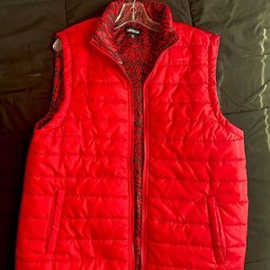 Carbon brand puffer vest! Size men’s medium, in perfect condition!